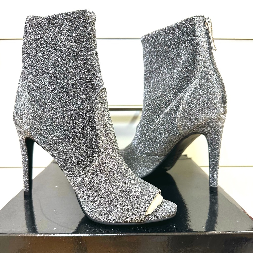 NEW G by Guess Sliver Glitter Heeled Booties - Size 6.5